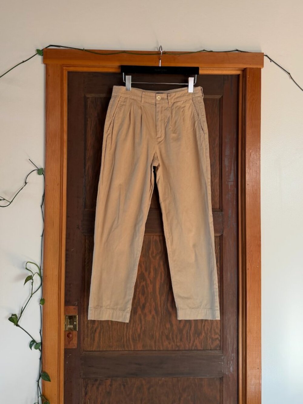 AYR Metroplitain pleated trouser khakis